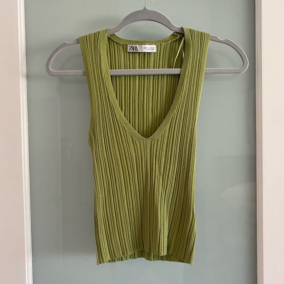 Zara Green Stretch Ribbed Tank - Picture 1 of 3